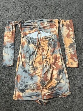 SHEIN Long Sleeve Tie-Dye Cutout Bodycon Dress in Rust, Blue, Gray